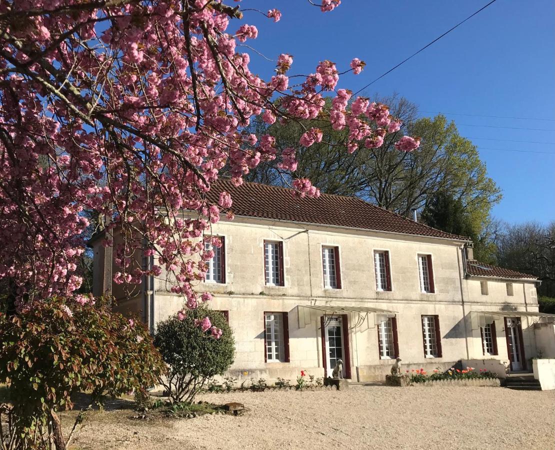 Bed and Breakfast Les Ombrieres Porcheresse Экстерьер фото