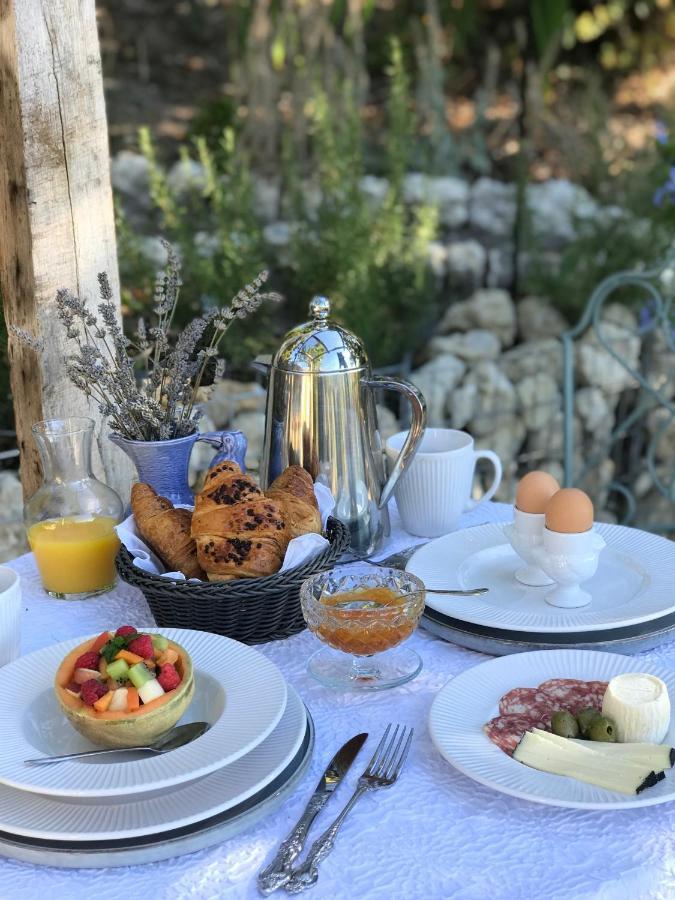Bed and Breakfast Les Ombrieres Porcheresse Экстерьер фото